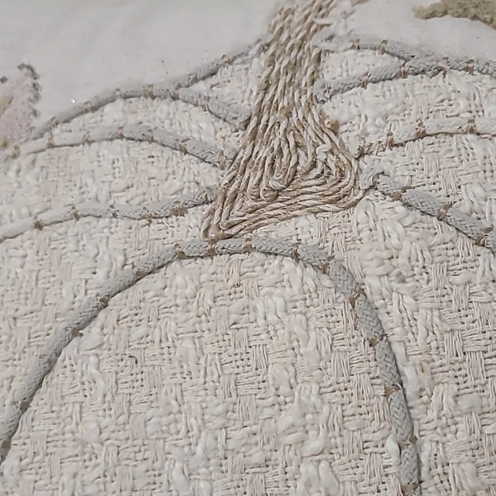 THE FARMHOSE RACHEL ASHWELL FALL DECORATIVE PILLOW.